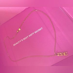 14k gold opal birthstone mom necklace 20inch chain worn once. Stamped 14k GP